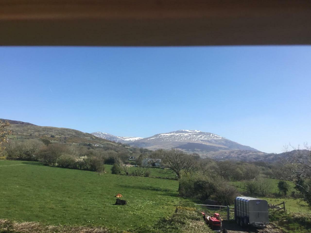 Tyddyn Perthi Farm Villa Llanberis Eksteriør bilde
